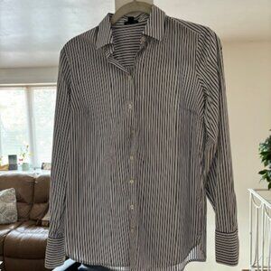 WOMANS ANN TAYLOR DRESS SHIRT SIZE 4